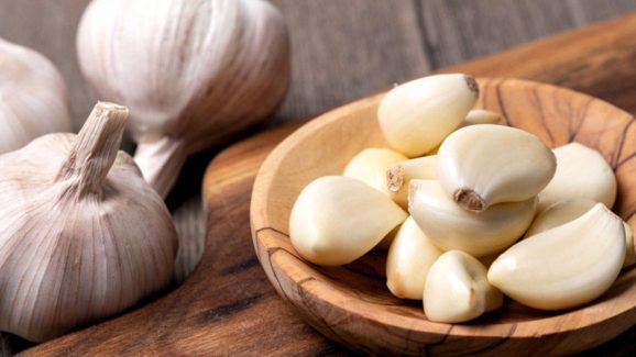 Raw Garlic: ప్రతిరోజూ వెల్లుల్లి తింటే.. మతిపోయే లాభాలు