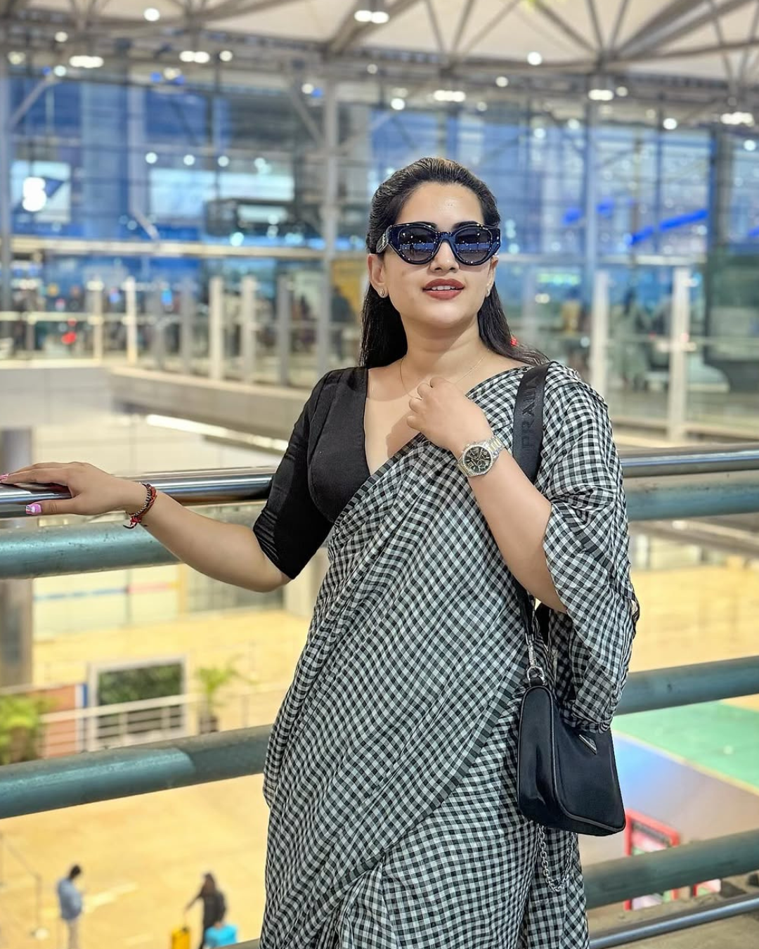 Sravanthi Chokarapu : చీరలో యాంకర్ స్రవంతి కిర్రాక్ ఫోజులు చూస్తే మతి పోవాల్సిందే!
