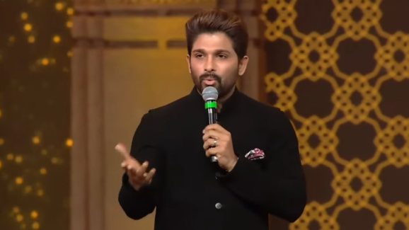 Gaddar Awards : రేవంత్ ముందు స్టేజ్ పైన పుష్ప డైలాగ్ తో అదరగొట్టిన అల్లు అర్జున్