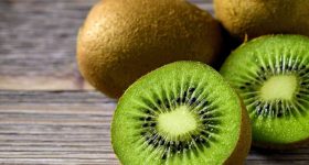 Kiwi Side Effects: వీళ్లు.. కివీ ఫ్రూట్ అస్సలు తినకూడదు తెలుసా ?