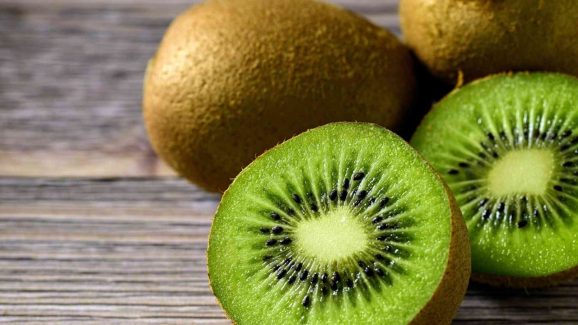 Kiwi Side Effects: వీళ్లు.. కివీ ఫ్రూట్ అస్సలు తినకూడదు తెలుసా ?