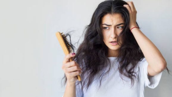 Tips For Hair Fall: ఈ  సింపుల్ టిప్స్ పాటిస్తే.. జుట్టు ఊడమన్నా ఊడదు