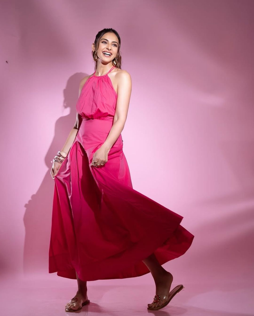 Rakul Preet Singh: పింక్ ఫ్రాక్ లో బార్బీ డాల్ లా మారిన రకుల్.. ఫోటోలు వైరల్!