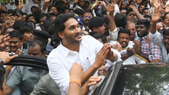 Jagan: ఏడాదవుతున్నా బెంగళూరుని వదిలి పెట్టని జగన్.. ఎన్నాళ్లీ ‘ప్రవాస’ రాజకీయాలు?