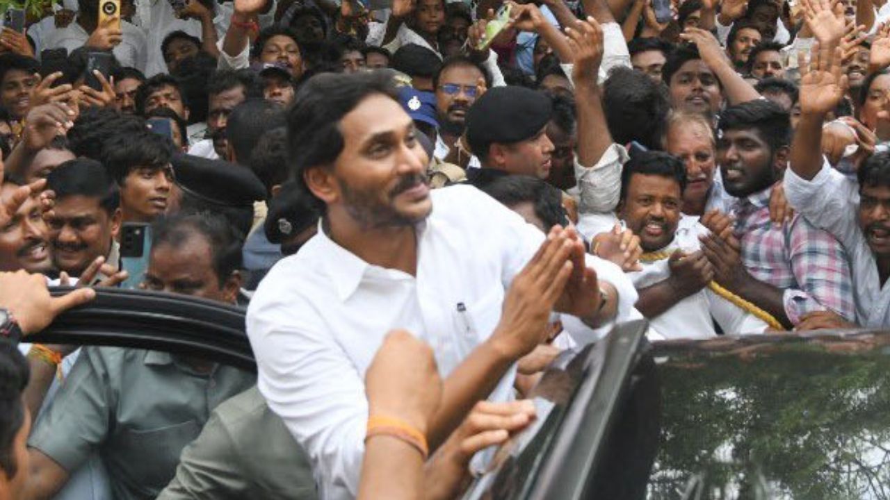 Jagan: ఏడాదవుతున్నా బెంగళూరుని వదిలి పెట్టని జగన్.. ఎన్నాళ్లీ ‘ప్రవాస’ రాజకీయాలు?