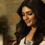 Eesha Rebba:  షూటింగ్ స్పాట్ లో అలాంటి ఫోజులు.. ఈ పిక్ హైలెట్ అసలా!