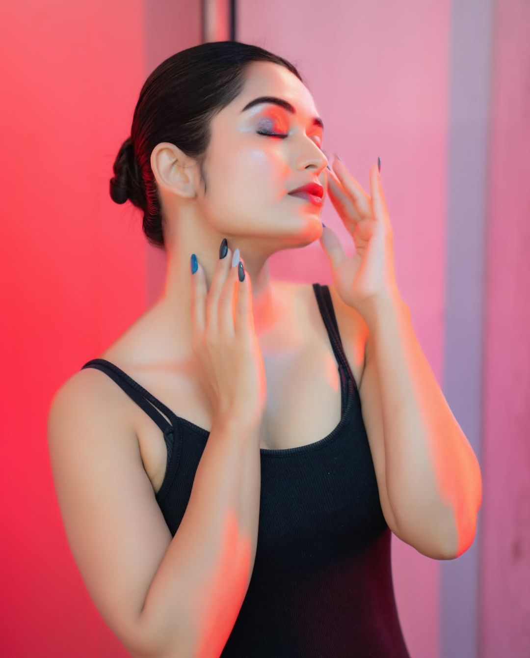 Priyanka  Jain: హీరోయిన్స్ రేంజ్ లో గ్లామర్.. బిగ్ బాస్ బ్యూటీ ఆలోచనలు ఎటువైపు!