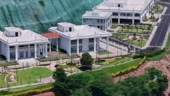 Rushikonda Palace: కొండను తవ్వి.. ప్యాలెస్ కట్టారు.. అదొక్కటే మార్గం!