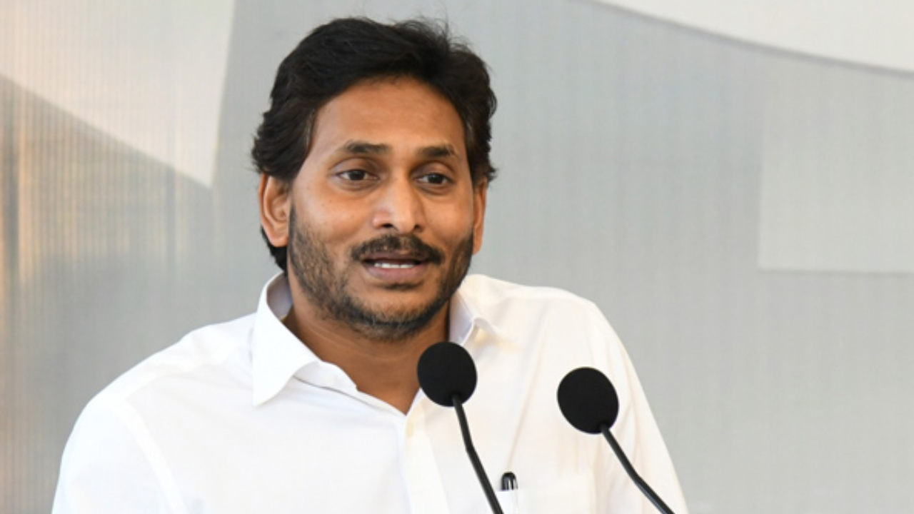 YS Jagan: అప్పుడు జగనే దైవం.. ఇప్పుడు జగన్ ని కాలుపెట్టనివ్వబోమంటూ పంతం