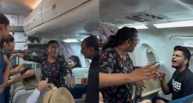 Viral Video : విమానంలో 11A సీటు కోసం గొడవ.. వీడియోలో రచ్చ రచ్చా..
