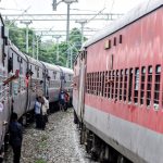 Robbery in Train: దురంతో ఎక్స్‌ప్రెస్‌లో దోపిడి.. రైలు అక్కడికి చేరగానే.. పక్కా ప్లాన్‌తో..