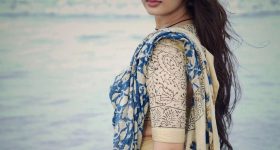 Ayesha Khan: నీ నడుము వయ్యారాలకు సముద్రుడు కూడా కరిగిపోతాడేమో సఖి!