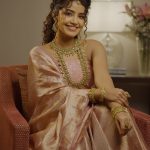 Anupama Parameswaran: మహారాణిలా దర్శనమిచ్చిన అనుపమా.. నీ మేనిఛాయకు బంగారం కూడా వెలవెలబోతోంది సఖి!