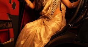 Sree Leela: ట్రెడిషనల్ లుక్ లో ఆకట్టుకుంటున్న శ్రీ లీల.. ఏముంది గురూ!
