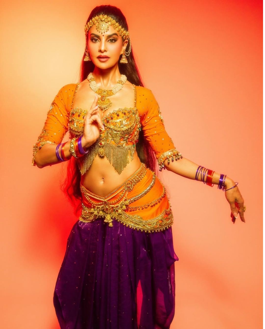 Jacqueline Fernandez: నాట్య మయూరిలా మారిన జాక్వెలిన్.. కళ్ళతోనే మాయ చేస్తూ!