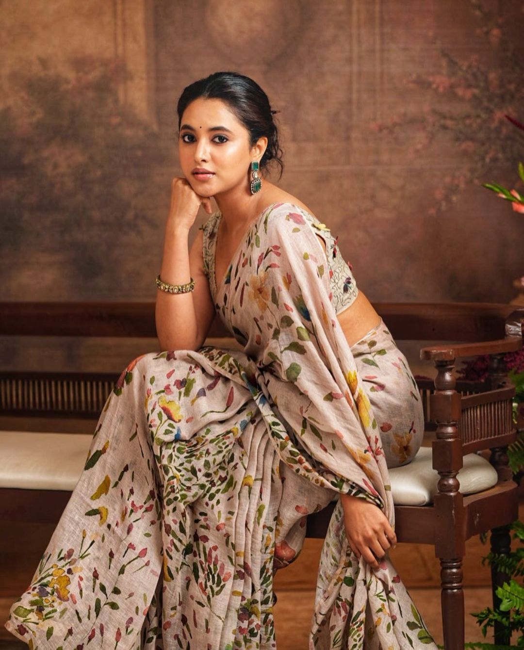 Priyanka Mohan: చీరకట్టులో ఆకట్టుకుంటున్న పవన్ బ్యూటీ.. ఫొటోస్ వైరల్!