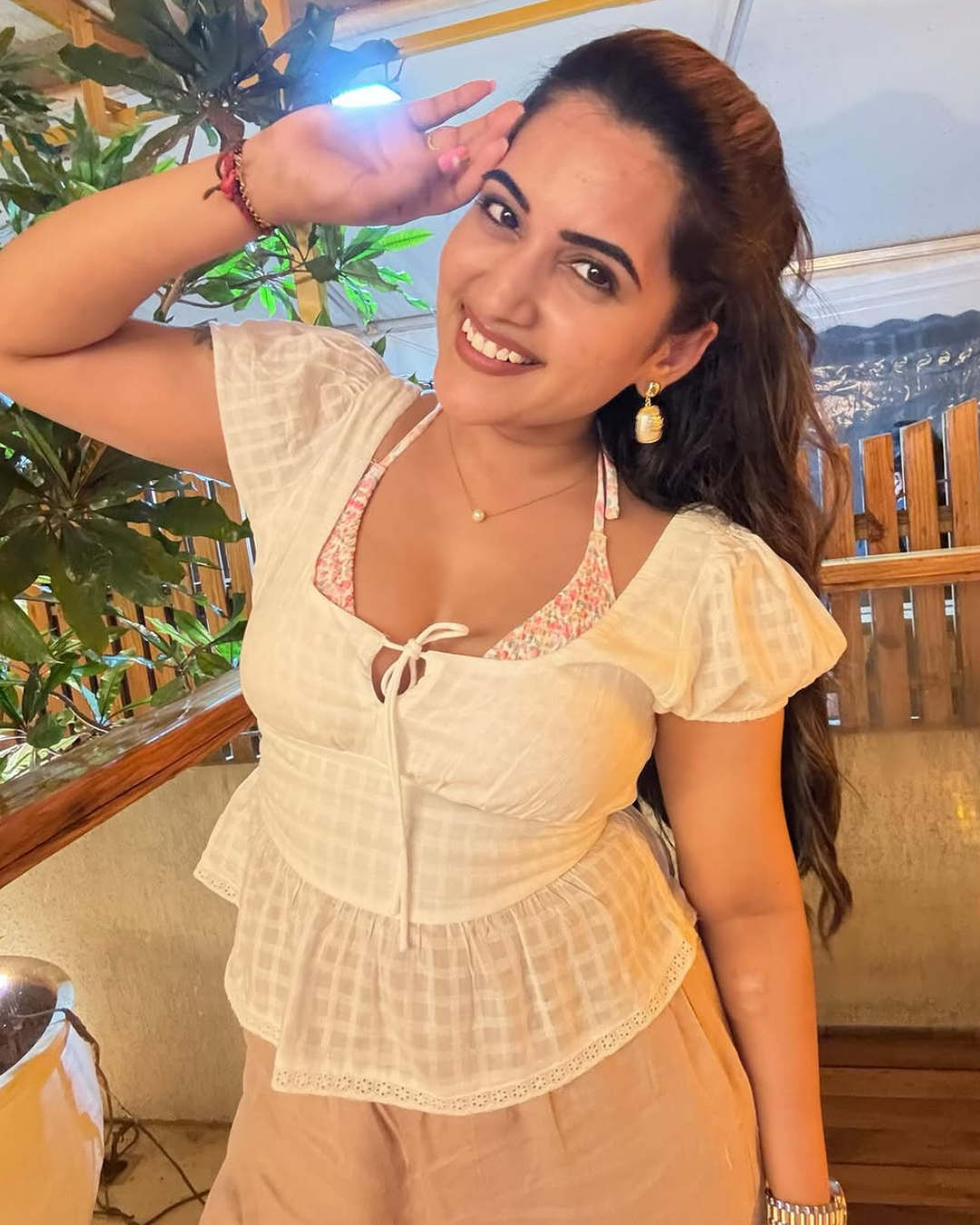 Sravanthi Chokarapu : గోవాలో చిల్ అవుతున్న యాంకర్ స్రవంతి.. స్టిల్స్ కేక మామా..