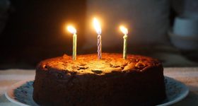 Birthday Candles: పుట్టినరోజున బర్త్ డే కొవ్వొత్తులని ఆర్పడం మంచిదా కాదా? శాస్త్రాలు ఏం చెబుతున్నాయి?