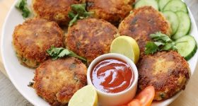 Chicken Kebab: చికెన్ బంగాళదుంప కబాబ్ ఇలా చేశారంటే లొట్టలు వేసుకుంటూ తినేస్తారు, ఇదిగో రెసిపీ