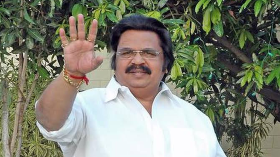 Dasari Narayana Rao: స్కూల్ ఫీజు కట్టలేక. ఆ పని చేసిన డైరెక్టర్.. స్టోరీ వింటే కన్నీళ్లు ఆగవు..