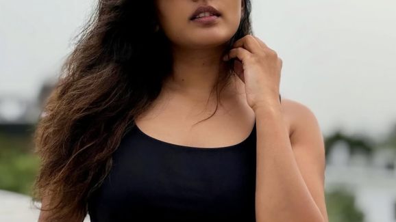 Eesha Rebba : న్యాచురల్ లుక్ లో ఈషా రెబ్బా.. మతిపోగొడుతుంది..