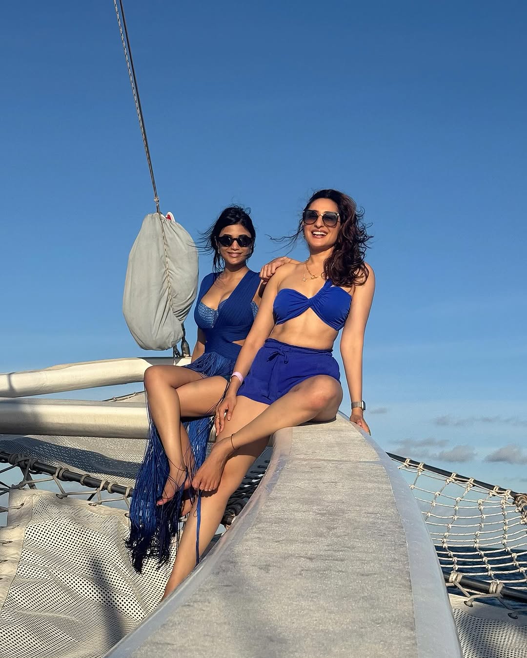 Pragya Jaiswal Photo Gallery