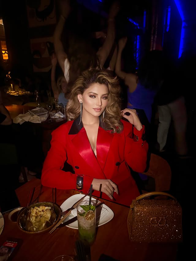 Urvashi Rautela Photo Gallery