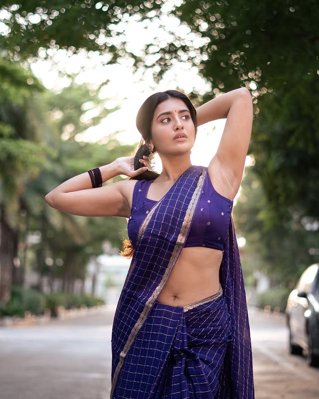 Raashi Singh photo Gallery