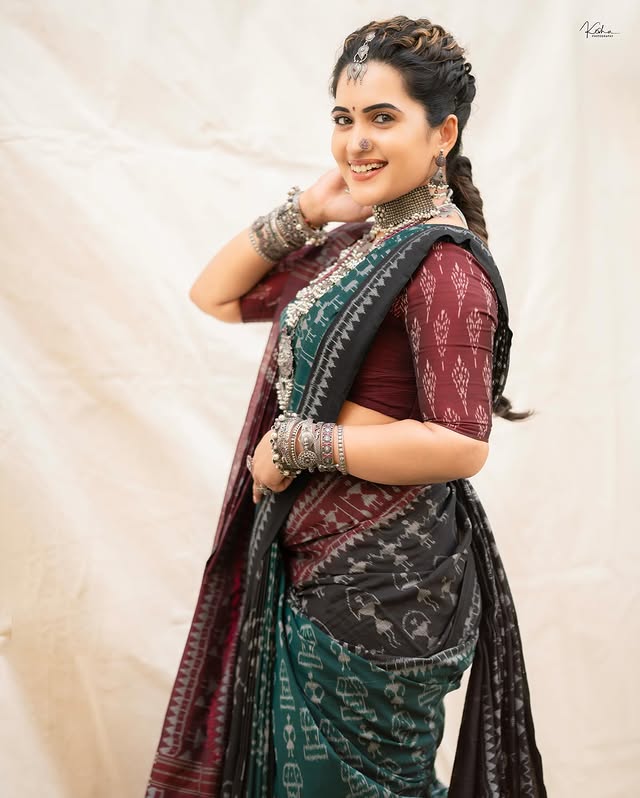 Sravanthi Chokarapu Photo Gallery  