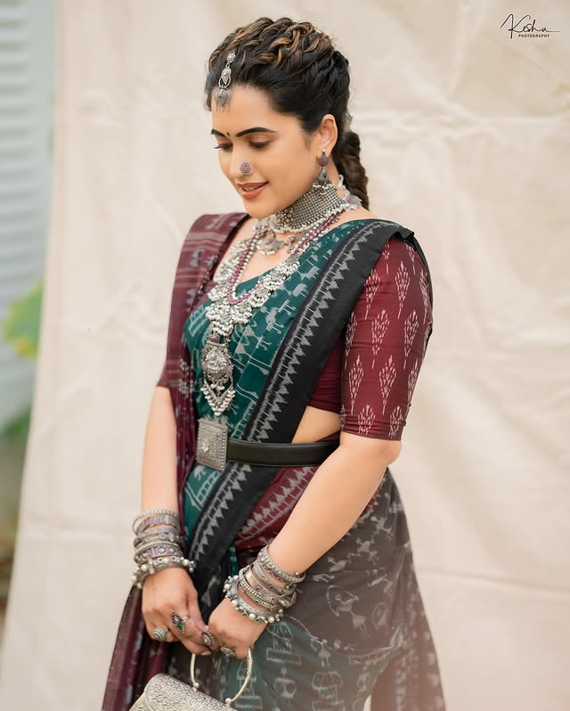 Sravanthi Chokarapu Photo Gallery  