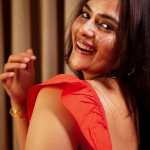 Kavya Kalyan Ram : కత్తిలాంటి చూపులతో చంపేస్తున్న కావ్య..ఇలా ఉన్నాయెంట్రా బాబు..