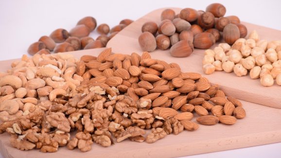 Dry fruits: ఉదయాన్నే ఈ రెండు డ్రై ఫ్రూట్స్‌ను తినండి చాలు, మొత్తం ఆరోగ్యం మెరుగుపడుతుంది