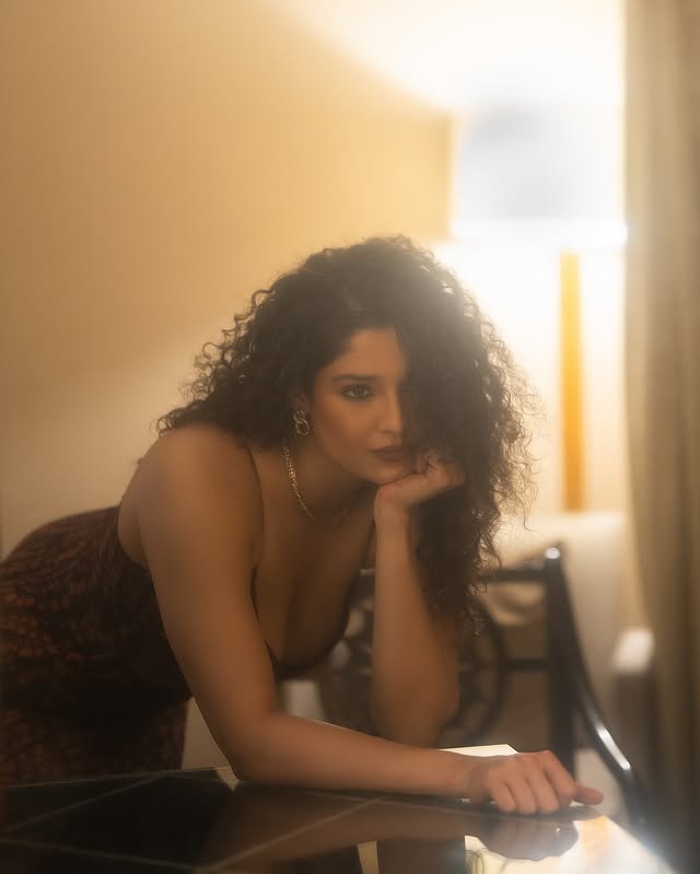 Actress Ritika Singh Photo Gallery