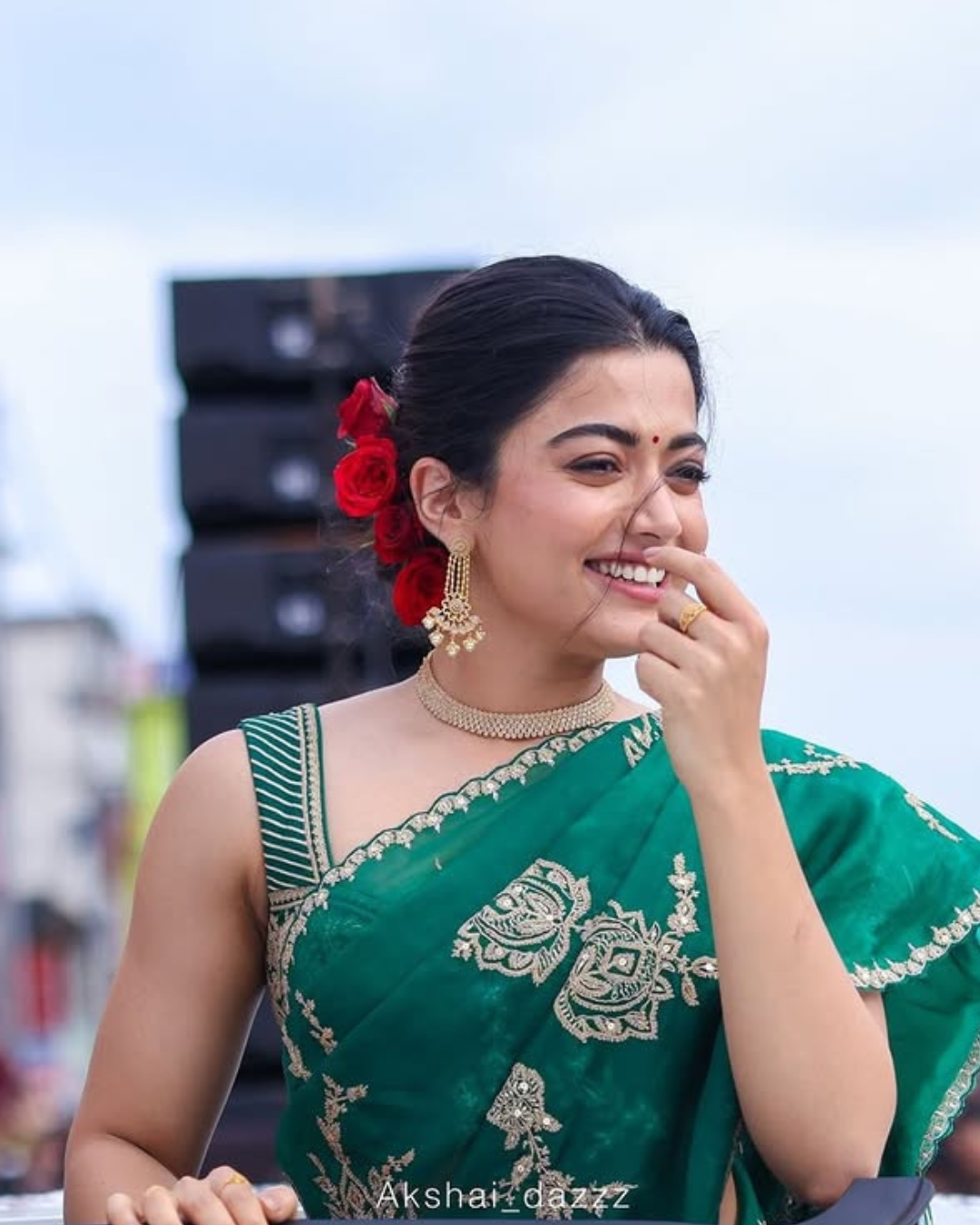 Rashmika Mandanna : గ్రీన్ శారీలో శ్రీవల్లి ఎంత అందంగా ఉందో.. రెండు కళ్లు చాలట్లేదు మామా..