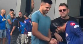 Rohit Sharma : సచిన్ కొడుకు అంటే ఆ మాత్రం ఉండాల్సిందిలే... వంగిమరి దండాలు పెట్టిన రోహిత్