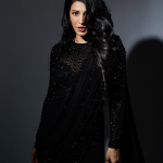 Shruthi Haasan : బ్లాక్ శారీలో మైండ్ బ్లాక్ అయ్యే లుక్ లో శృతి..ఫోటోలు వైరల్…