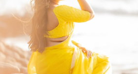 Sravanthi Chokarapu : యెల్లో శారీలో స్రవంతి.. కుర్రాళ్ళు తట్టుకోలేరమ్మ..