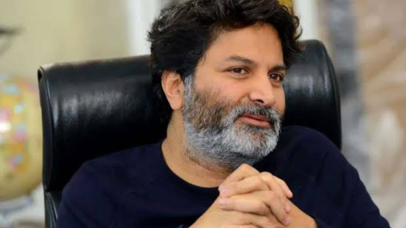 Trivikram : మళ్ళీ బన్నీని పక్కపెట్టేసిన త్రివిక్రమ్.. ఈ సారి ఈ హీరోతో కానిస్తున్నాడా?