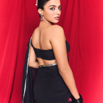Wamiqa Gabbi: బ్లాక్ శారీలో కిల్లింగ్ లుక్ లో వామికా.. ఏముంది మామా ఫిగర్..