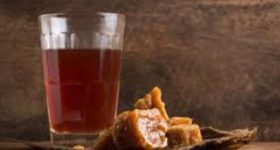 Jaggery Water: బెల్లం కలిపిన నీళ్లు తాగితే.. బోలెడు లాభాలు !