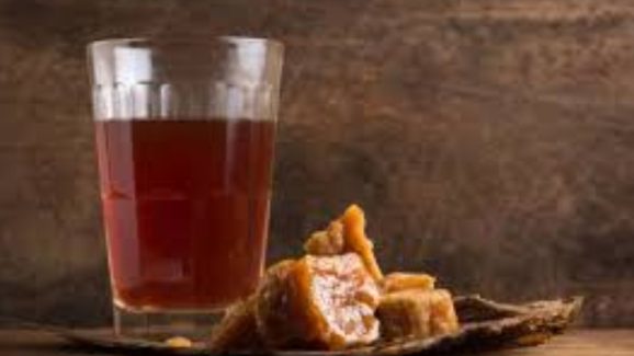 Jaggery Water: బెల్లం కలిపిన నీళ్లు తాగితే.. బోలెడు లాభాలు !