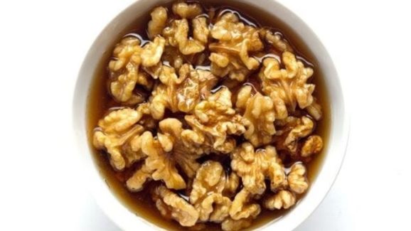 Soaked Walnuts: నానబెట్టిన వాల్ నట్స్ తింటే.. ఇన్ని లాభాలా ?