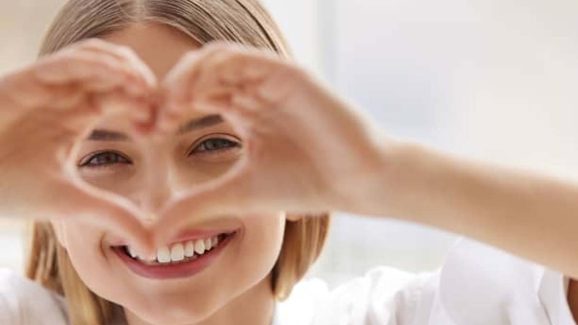 Eye Health: శరీరంలో ఏ విటమిన్లు లోపిస్తే.. కంటి సమస్యలు వస్తాయో తెలుసా ?