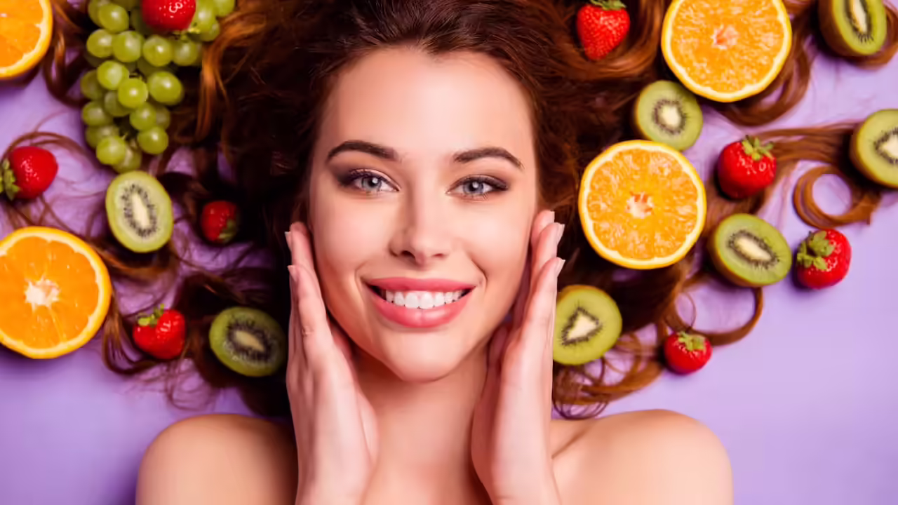 Collagen Rich Fruits: ఈ పండ్లు తిన్నారంటే చాలు.. 50 ఏళ్లలో కూడా యవ్వనంగా కనిపిస్తారు