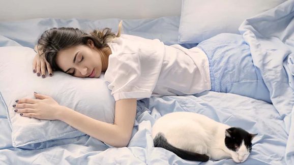 Deep Sleep: ఈ సింపుల్ టిప్స్ పాటిస్తే.. క్షణాల్లోనే నిద్రపడుతుందట !