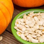 Pumpkin Seeds: రోజూ ఒక స్పూన్ గుమ్మడి గింజలు తింటే.. వ్యాధులు రమ్మన్నా రావు