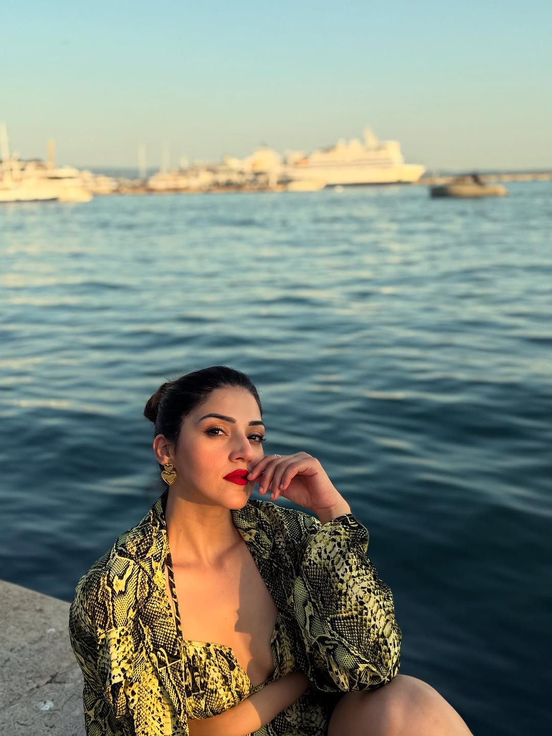 Actress Mehreen pirzada Photo Gallery