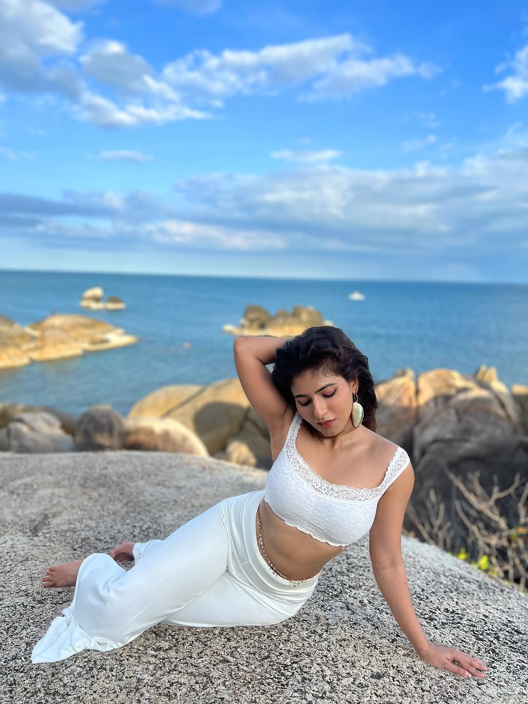 Actress Iswarya Menon Photo Gallery