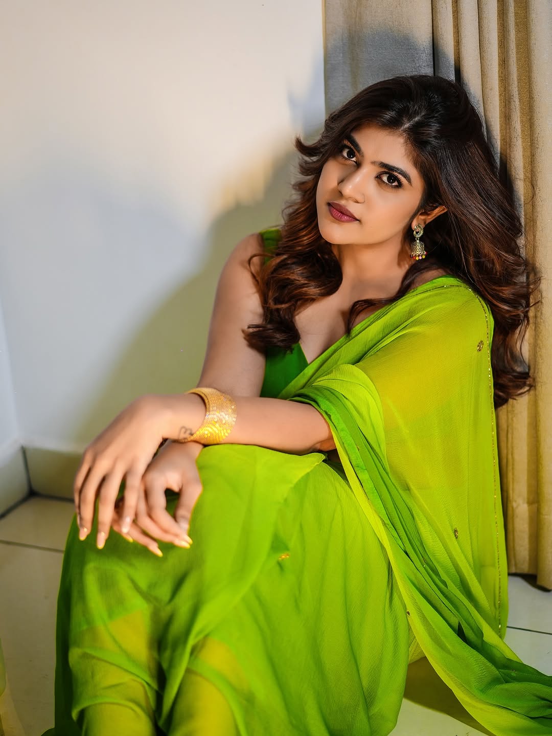 Actress Rithu Chowdary Photo Gallery