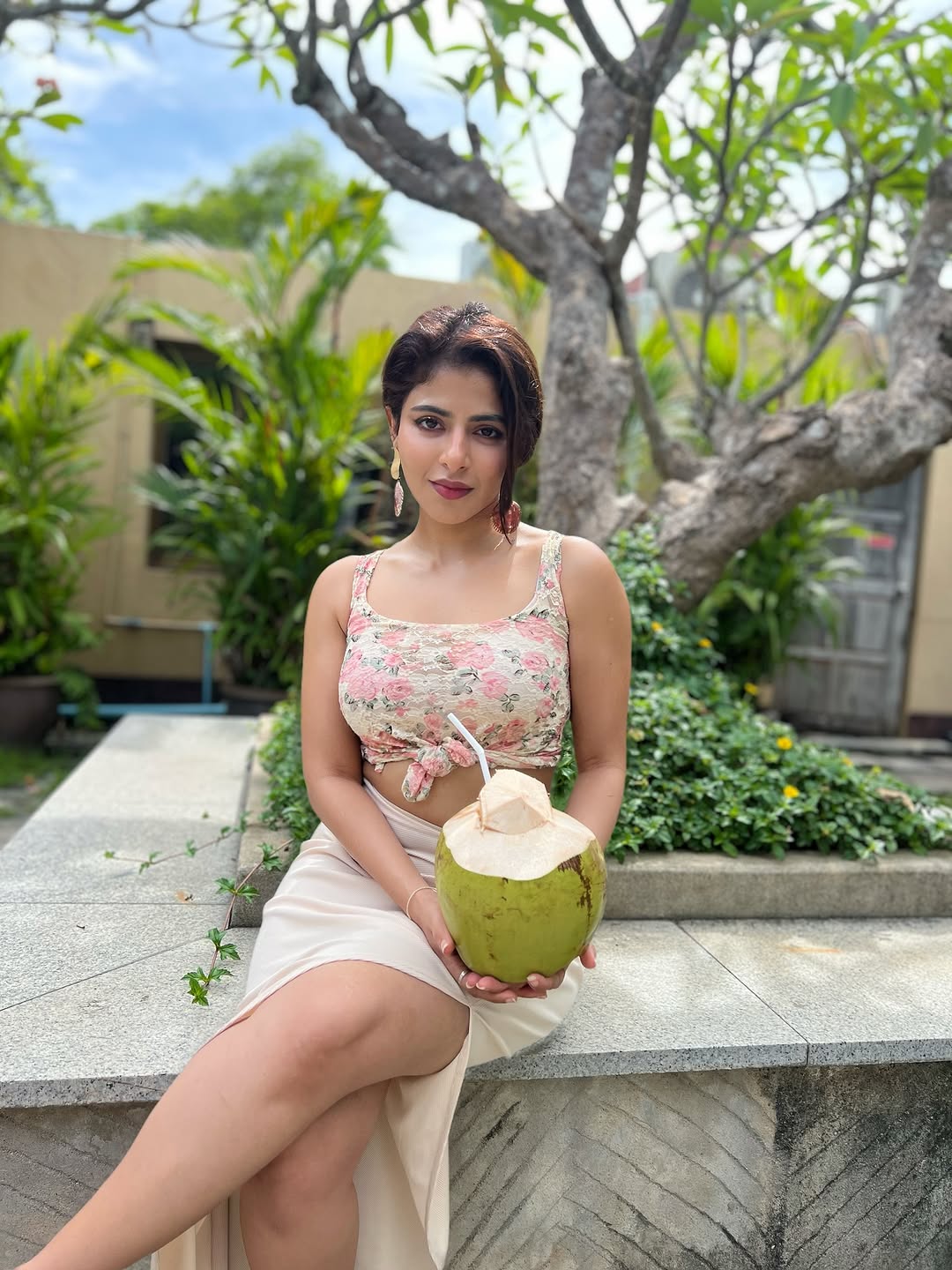 Actress Iswarya Menon Photo Gallery